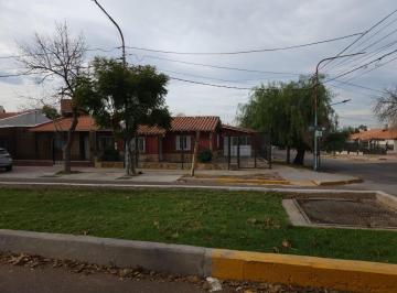 Casa · 113m² · 4 Ambientes · 1 Cochera · Casa en Godoy Cruz