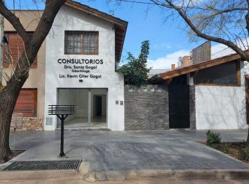 Casa · 201m² · 5 Ambientes · Venta Casa con Pileta y Local Comercial 6°seccion