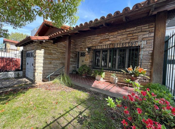 Casa · 181m² · 5 Ambientes · 1 Cochera