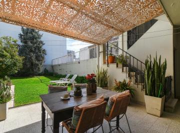 PH · 105m² · 4 Ambientes · 3 Cocheras · Alquiler PH Tipo Casa con Parque y Cochera 3 Autos