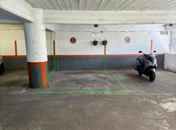 Garage , Monserrat · Cochera Fija Cubierta 24 Hs 9 de Julio y Av de Mayo