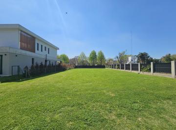 Terreno · 723m² · Terreno en Venta en Barrio Cerrado Los Cardos, Orientación Noreste