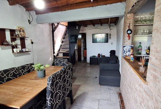 Casa · 104m² · 5 Ambientes · 1 Cochera