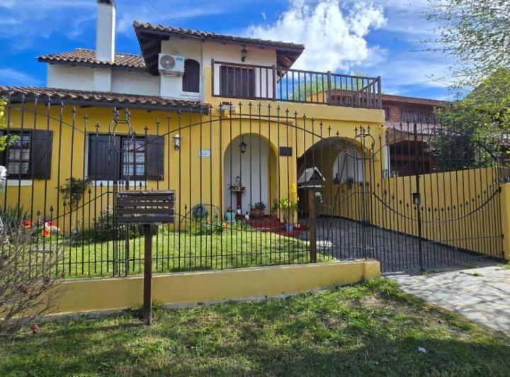 Casa · 160m² · 5 Ambientes