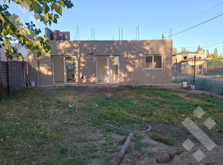 Casa · 80m² · 5 Ambientes