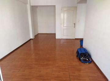 Departamento · 45m² · 2 Ambientes · Excelente Semi - Piso, 2 Ambientes, Balcón, Todo Luz.
