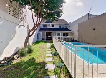 Casa · 319m² · 5 Ambientes · 2 Cocheras · Casa Caseros Parque Pileta Venta Apto Credito