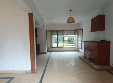Casa · 120m² · 6 Ambientes · 3 Cocheras · Casa en Venta a Reciclar.