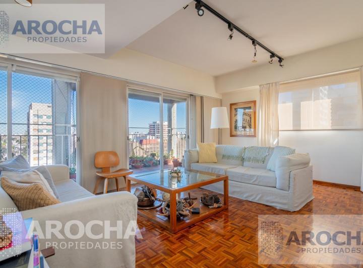 Departamento · 160m² · 4 Ambientes · 1 Cochera