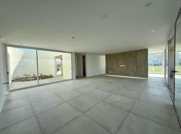 Casa · 222m² · 6 Ambientes · 2 Cocheras · Casa Venta, Vida Club de Campo, Pileta, Parrilla, Tres Dorm., Radiadores, Funes
