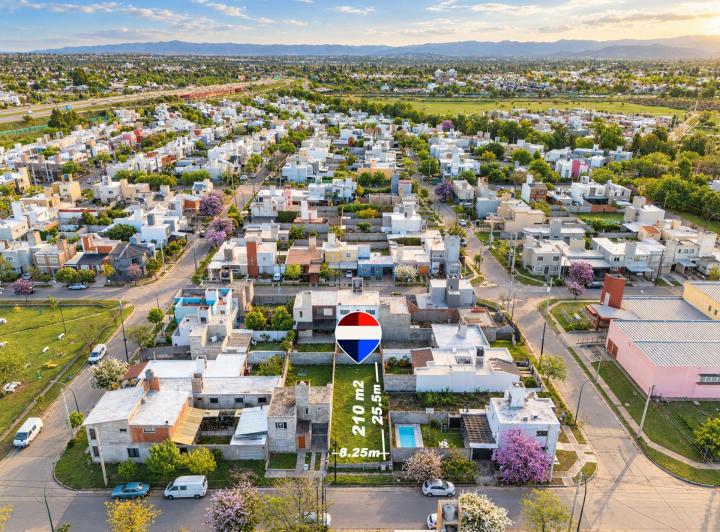 Terreno · 210m²