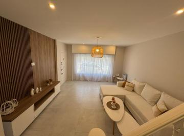 Casa · 160m² · 5 Ambientes · 1 Cochera · Casa en Terminal Vieja