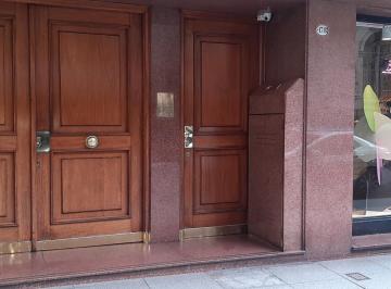 Departamento · 180m² · 4 Ambientes · Piso de Categoría en Recoleta