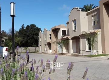 Casa de 5 ambientes, Córdoba · Vendo Dúplex 3 Dorm | Patio y Gran Terraza | Apto Crédito