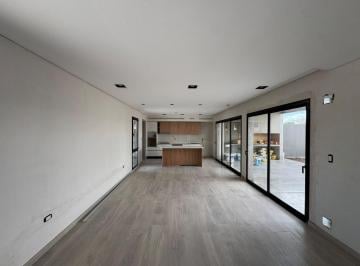 Casa · 360m² · 6 Ambientes · 2 Cocheras · Casa en Venta en Campo Chico