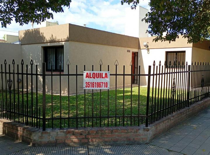 Casa · 124m² · 6 Ambientes · 1 Cochera