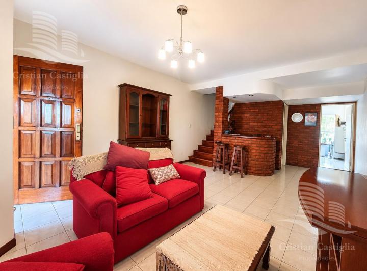 Casa · 100m² · 4 Ambientes · 1 Cochera
