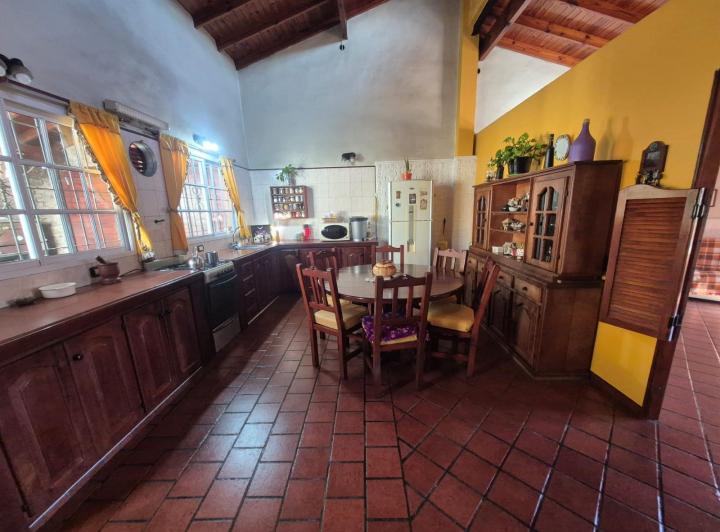 Casa · 110m² · 4 Ambientes · 1 Cochera