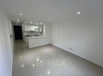 Departamento · 33m² · 1 Ambiente · Monoambiente C/patio en Venta Pleno Centro V. T.