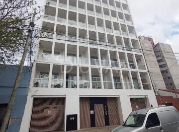 Departamento de 1 ambiente, La Plata · Monoambiente en Primer Tercer Piso Al Frente con Balcón. - //