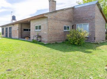 Casa · 112m² · 5 Ambientes · 2 Cocheras · Casa 3 Dorm. en Venta Villa Castells.