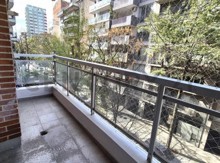Alquiler Departamento 2 Ambientes con Balcon y Cochera - Al Frente - Luminoso - Villa Urquiza