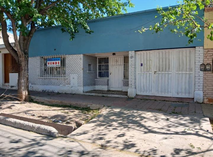 Casa · 200m² · 5 Ambientes · 1 Cochera