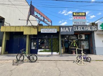 GIA-GIA-3594_2 · Local. | Av Presidente Hipolito Yrigoyen 232