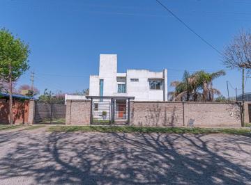 Casa · 131m² · 4 Ambientes · 1 Cochera · Casa en Venta 3 Dorm. - Ricardone