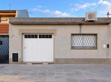 Casa · 95m² · 3 Ambientes · 1 Cochera · Hermosa Casa 3 Ambientes en San Justo