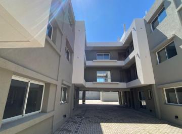 Departamento · 87m² · 3 Ambientes · Departamento 3 Ambientes con Cochera en Venta en Banfield Este