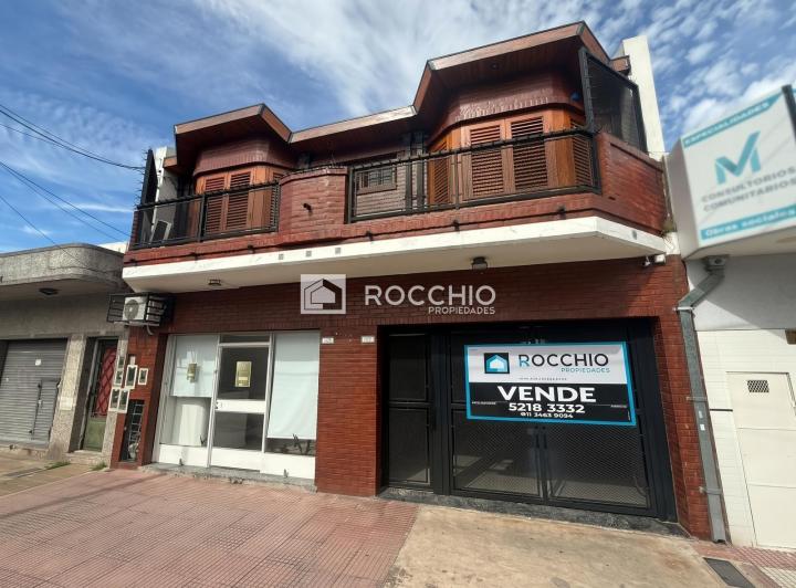 Casa · 222m² · 5 Ambientes · 1 Cochera