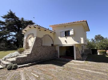 Casa · 250m² · 2 Dormitorios · 2 Cocheras · Hermosa Propiedad en Rio Ceballos - 1.700 m² - Pileta