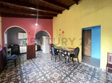 Casa · 80m² · 3 Ambientes · 1 Cochera · Casa en Venta Multifamiliar - Total 3 Propiedades – Libertad, Merlo