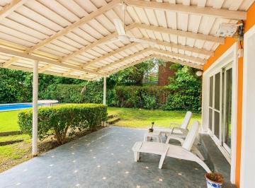 Casa · 160m² · 4 Ambientes · 2 Cocheras · Venta Casa con Pileta y Amarra en Barrio Cerrado