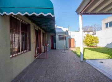 Casa · 110m² · 4 Ambientes · 2 Cocheras · Casa en Venta Ringuelet 3 Dorm. Cochera
