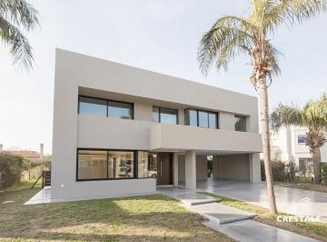 Casa · 120m² · 6 Ambientes · 2 Cocheras · Venta - Casa 3 Dorm. en Barrio Privado - Funes Hills Cadaqués.