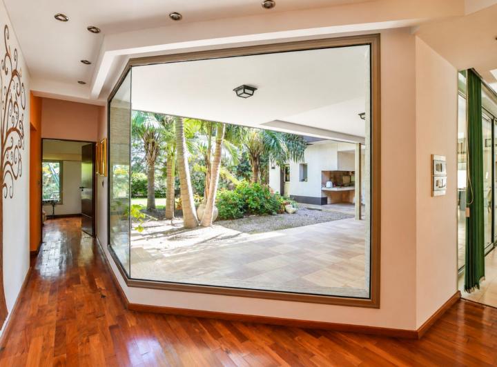 Casa · 217m² · 5 Ambientes · 2 Cocheras