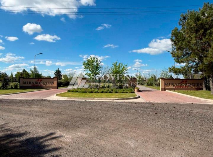 Terreno · 1033m²