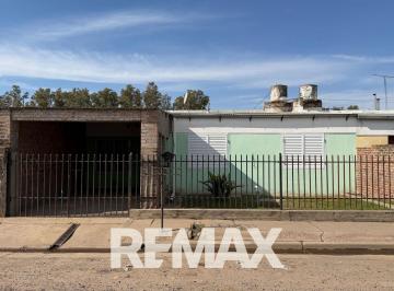 Casa · 200000m² · 5 Ambientes · 1 Cochera · Casa Barrio Fonavi Santa Isabel