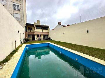 Casa · 250m² · 5 Ambientes · 1 Cochera · Casa en Alquiler 5 Ambientes con Piscina y Doble Cochera! Ramos Mejia.