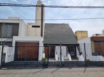 Casa · 237m² · 7 Ambientes · 2 Cocheras · Casa en Maipú, 2* Sección, 3 Dorm., Pileta y Solárium.