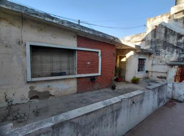Casa · 96m² · 4 Ambientes · Venta Casa a Refaccionar en Barrio Güemes Córdoba
