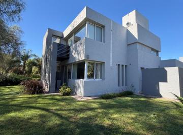 Casa · 550m² · 4 Ambientes · Venta Casa 4 Dorm. San Isidro Villa Allende