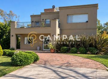 Casa · 220m² · 5 Ambientes · 4 Cocheras · Casa en Venta en La Cesarina, General Rodríguez, G. B. a. Zona Oeste