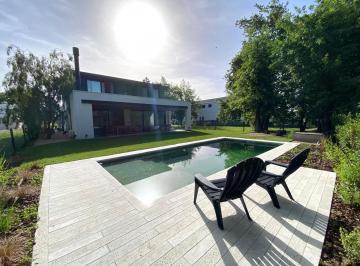 Casa · 280m² · 7 Ambientes · 4 Cocheras · Casa en Alquiler Temporario en Azzurra, Pilar 4 Dorm, Jardin y Pileta