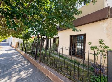 Casa · 196m² · 10 Ambientes · 2 Cocheras · Casa - Cupani