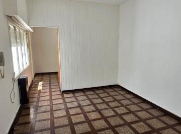 Departamento · 33m² · 1 Ambiente · 1 Amb. Dividido Al Lateral, a Media Cuadra de Av Libertador (2º Piso por Escalera)