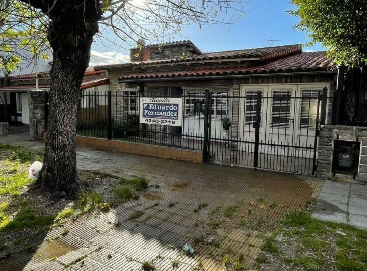 Casa · 150m² · 4 Ambientes · 1 Cochera