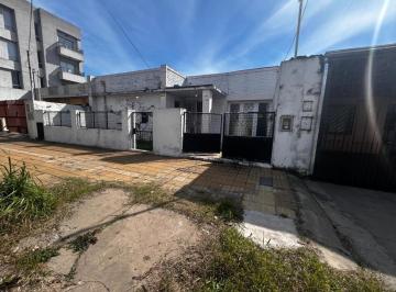 Terreno · 230m² · 3 Ambientes · Venta Lote de 332 m² en Caseros